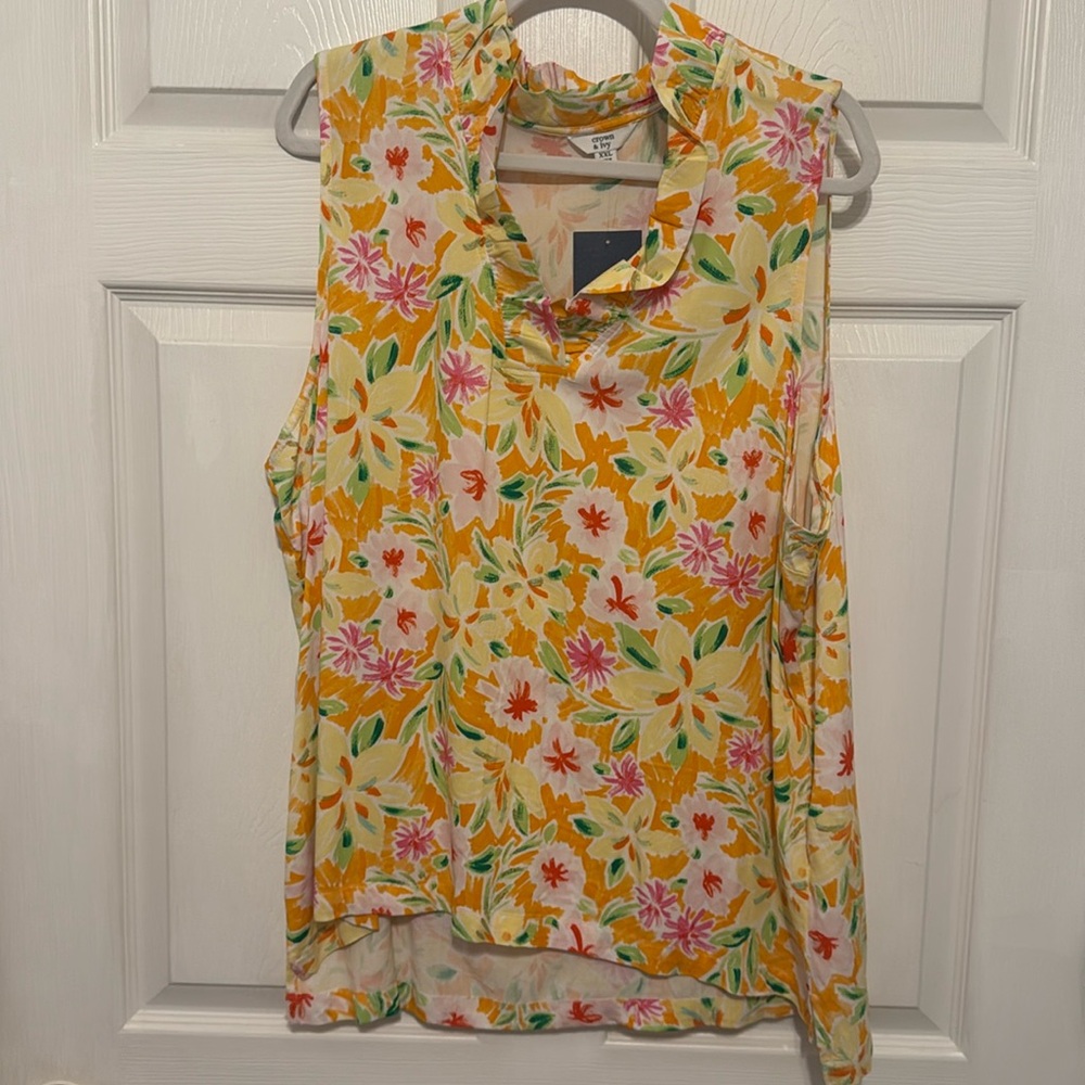 Crown and ivy sleeveless top